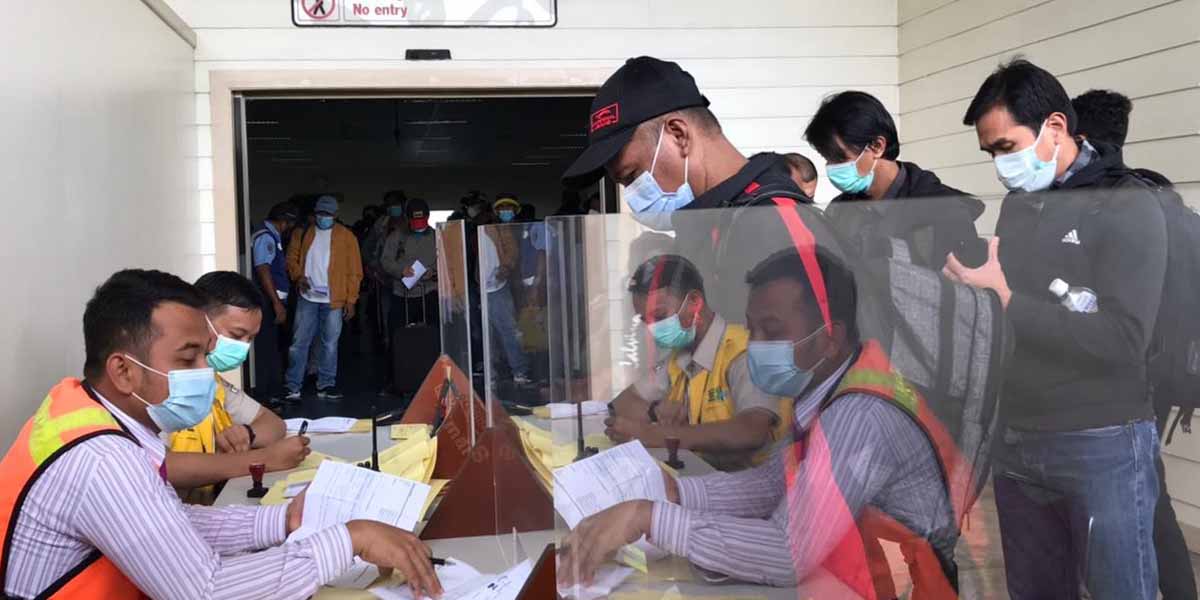 masa-larangan-mudik-berakhir-ratusan-penumpang-tiba-di-timika
